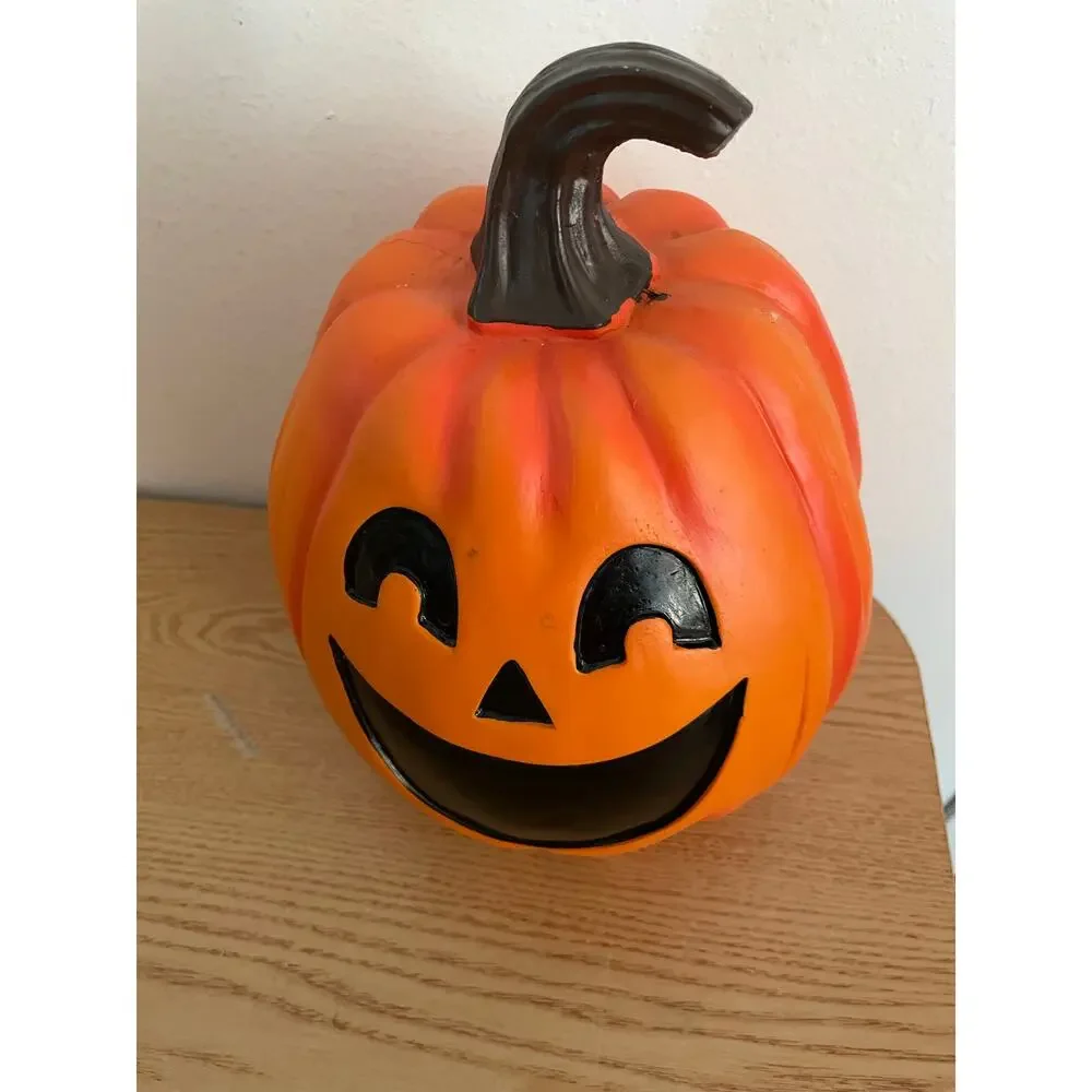 New Halloween 👻 Decor Ceramic Pumpkin 🎃 size 10”x7”